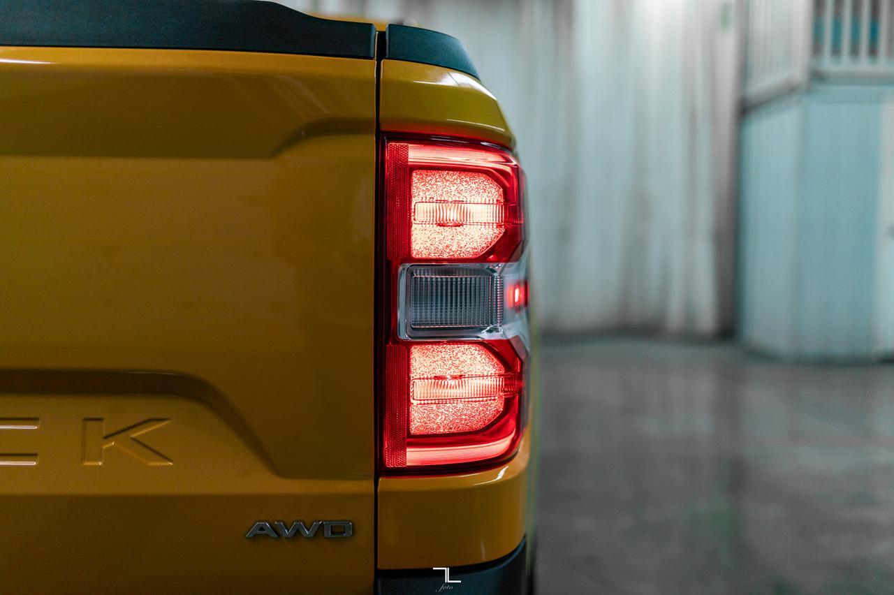 2022 Ford Maverick AWD Super Crew Lariat FX4 Leather BCam Red Deer AB