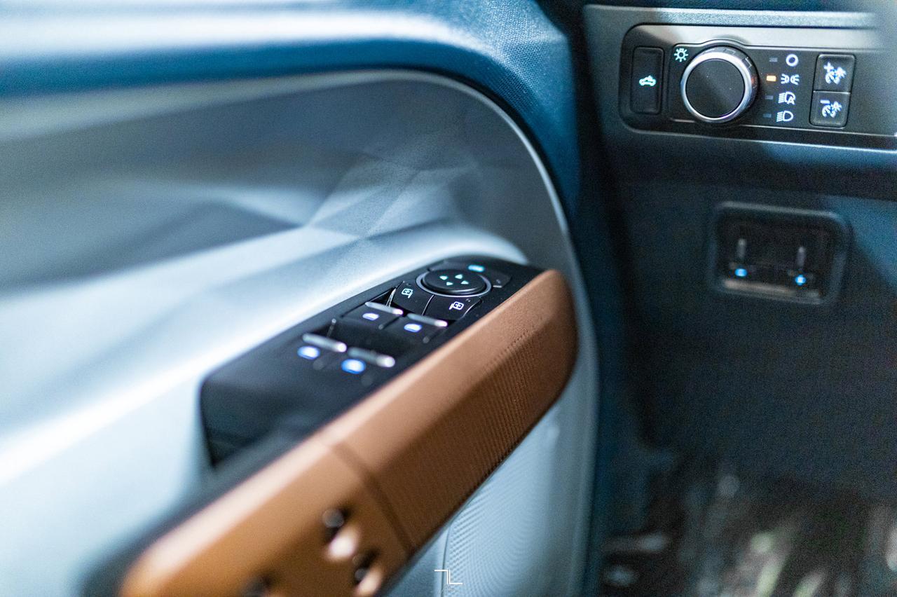 2022 Ford Maverick AWD Super Crew Lariat FX4 Leather BCam Red Deer AB