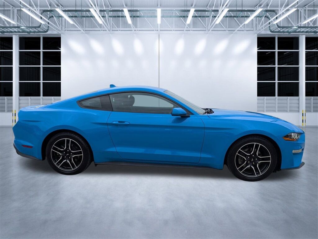 2022 Ford Mustang EcoBoost