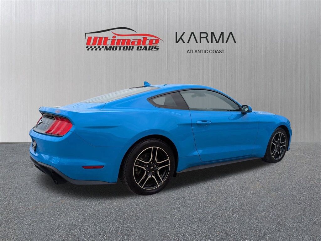 2022 Ford Mustang EcoBoost