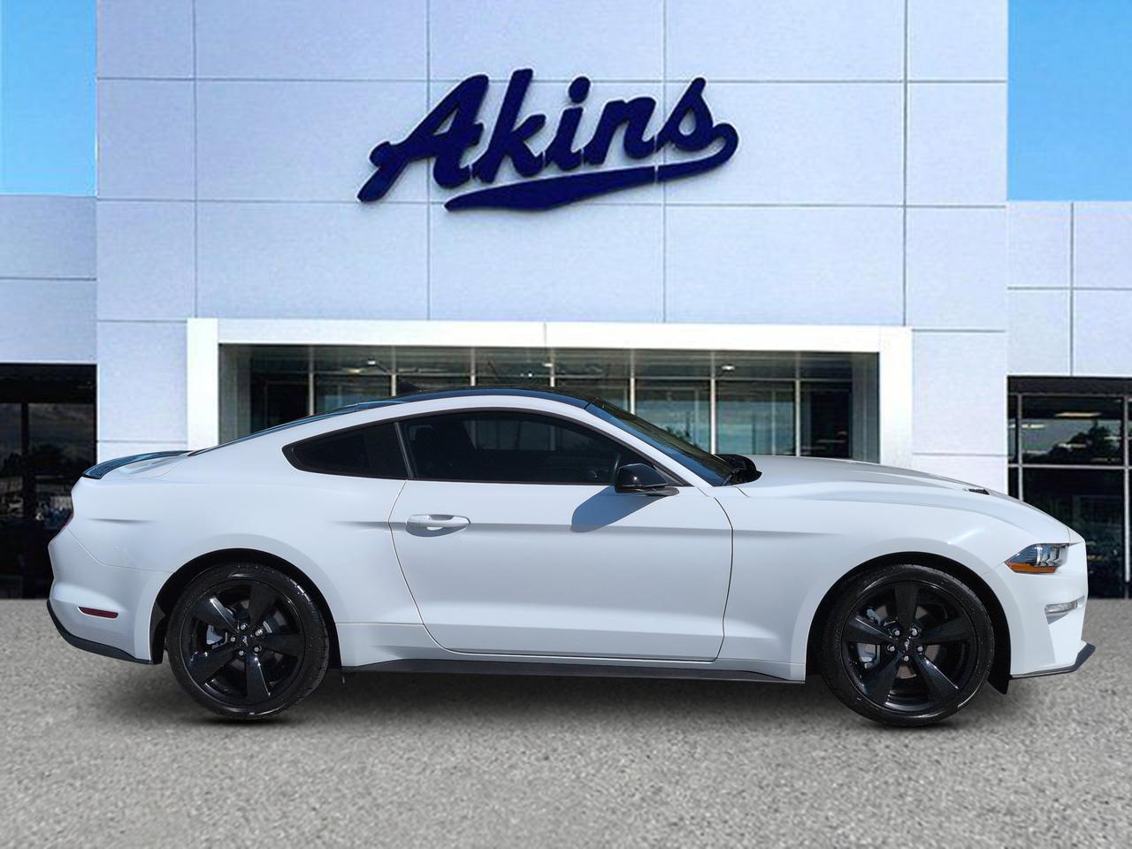 2022 Ford Mustang EcoBoost
