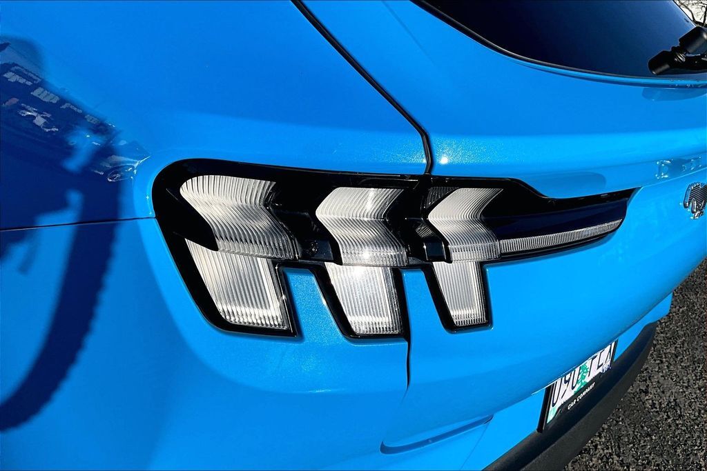 2022 Ford Mustang Mach-E Select OR