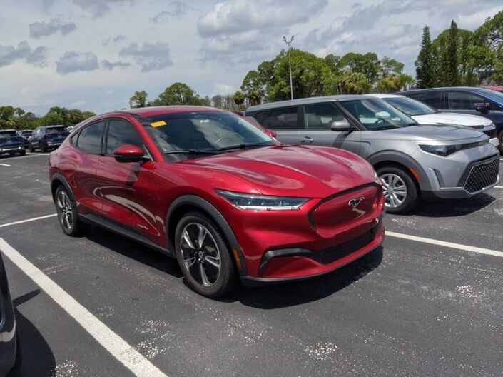2022 Ford Mustang Mach-E Select Oshkosh WI