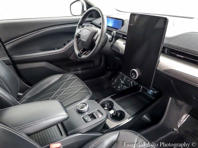 2022 Ford Mustang Mach-E Select PRICE INCLUDES $4000 IRS TAX CREDIT!! YOU MUST QUALIFY!! Willowbrook IL