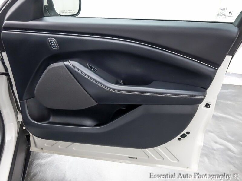 2022 Ford Mustang Mach-E Select PRICE INCLUDES $4000 IRS TAX CREDIT!! YOU MUST QUALIFY!! Willowbrook IL