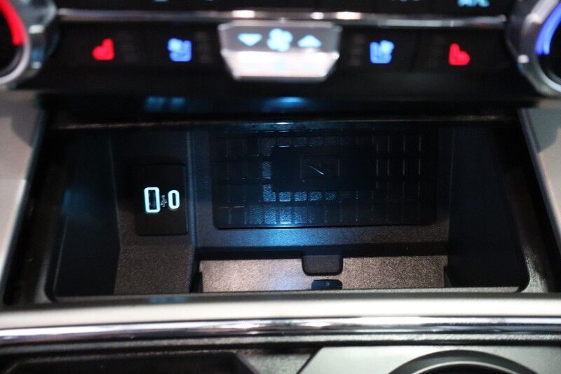 2022 Ford Super Duty F-250 LARIAT Ultimate Black Pack 6.7L Diesel 12in GPS Came Arlington TX