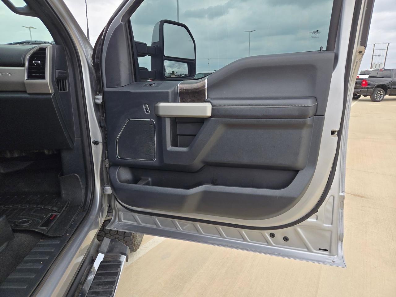 2022 Ford Super Duty F-250 SRW LARIAT Castroville TX