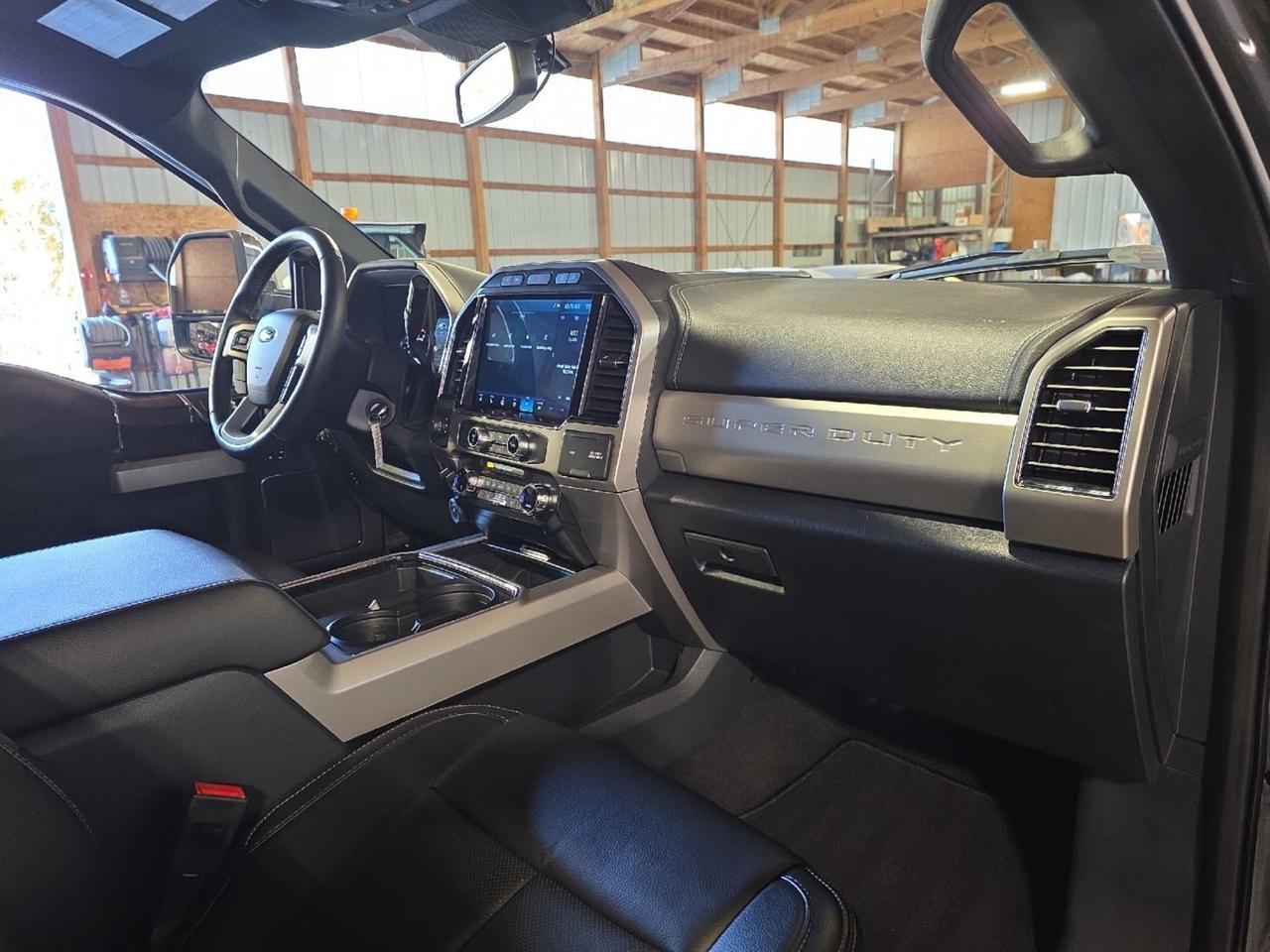 2022 Ford Super Duty F-250 SRW LARIAT Sand Lake NY