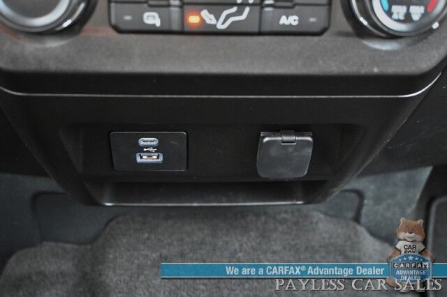 2022 Ford Super Duty F-250 XLT / 4X4 / Crew Cab / 6.7L Power Stroke Diesel / Power Mirrors, Windows & Locks / Blind Spot Alert / Bluetooth / Backup Camera / Keyless Entry / Running Boards / Block Heater / Tow Pkg / 1-Owner Anchorage AK