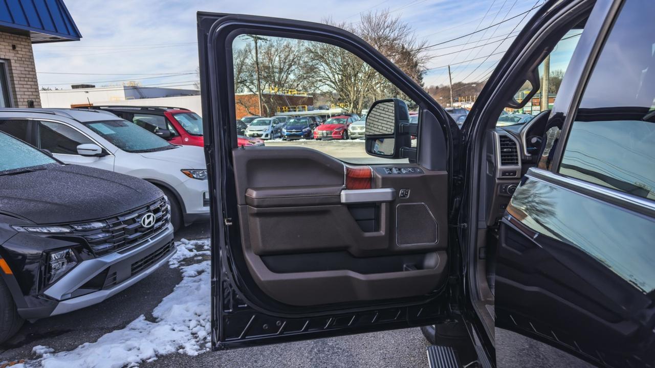 2022 Ford Super Duty F-350 DRW King Ranch 4WD Crew Cab 8&apos; Box Tallmadge OH