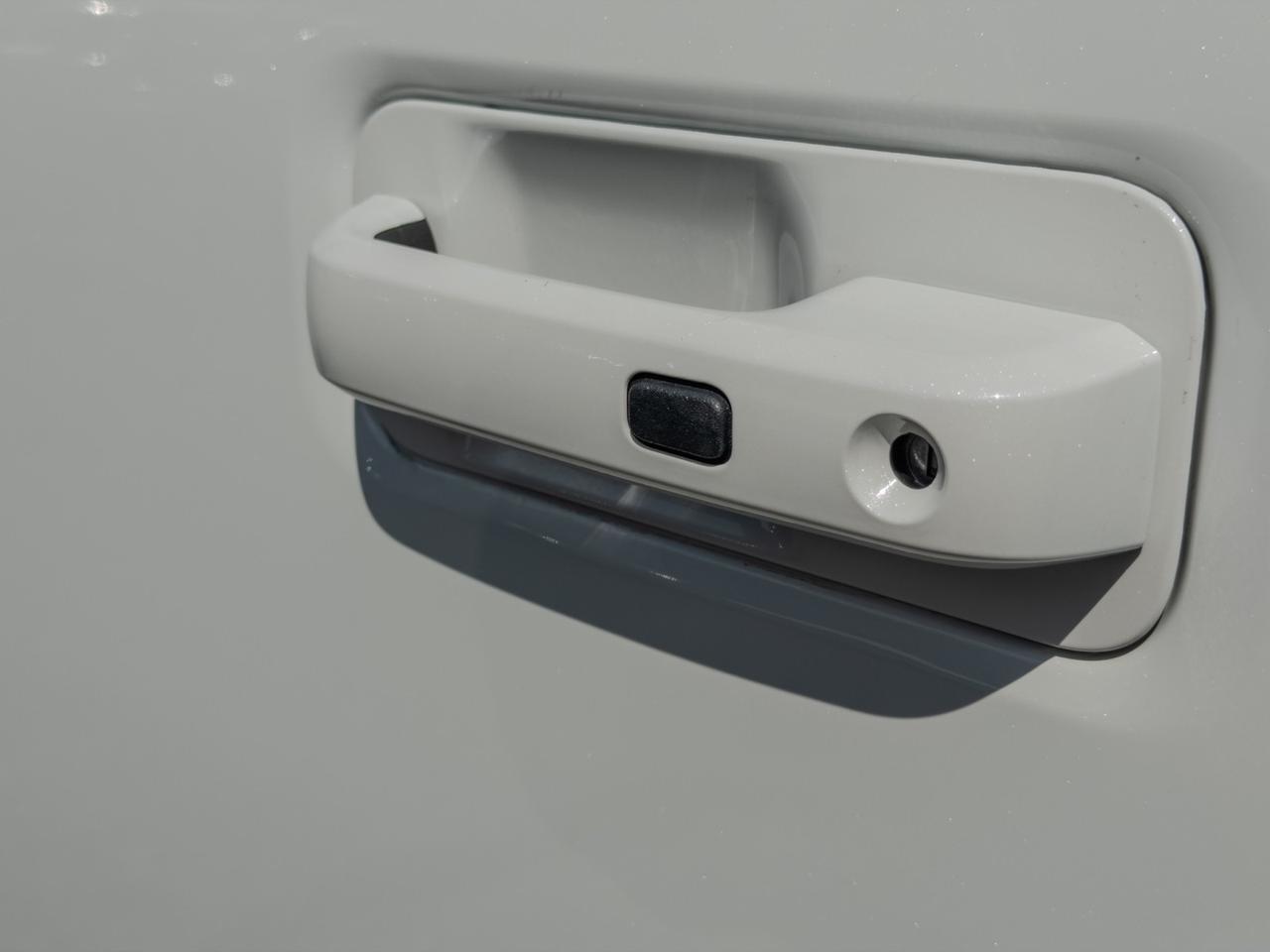 2022 Ford Super Duty F-350 DRW King Ranch 4WD Crew Cab 8' Box Tallmadge OH