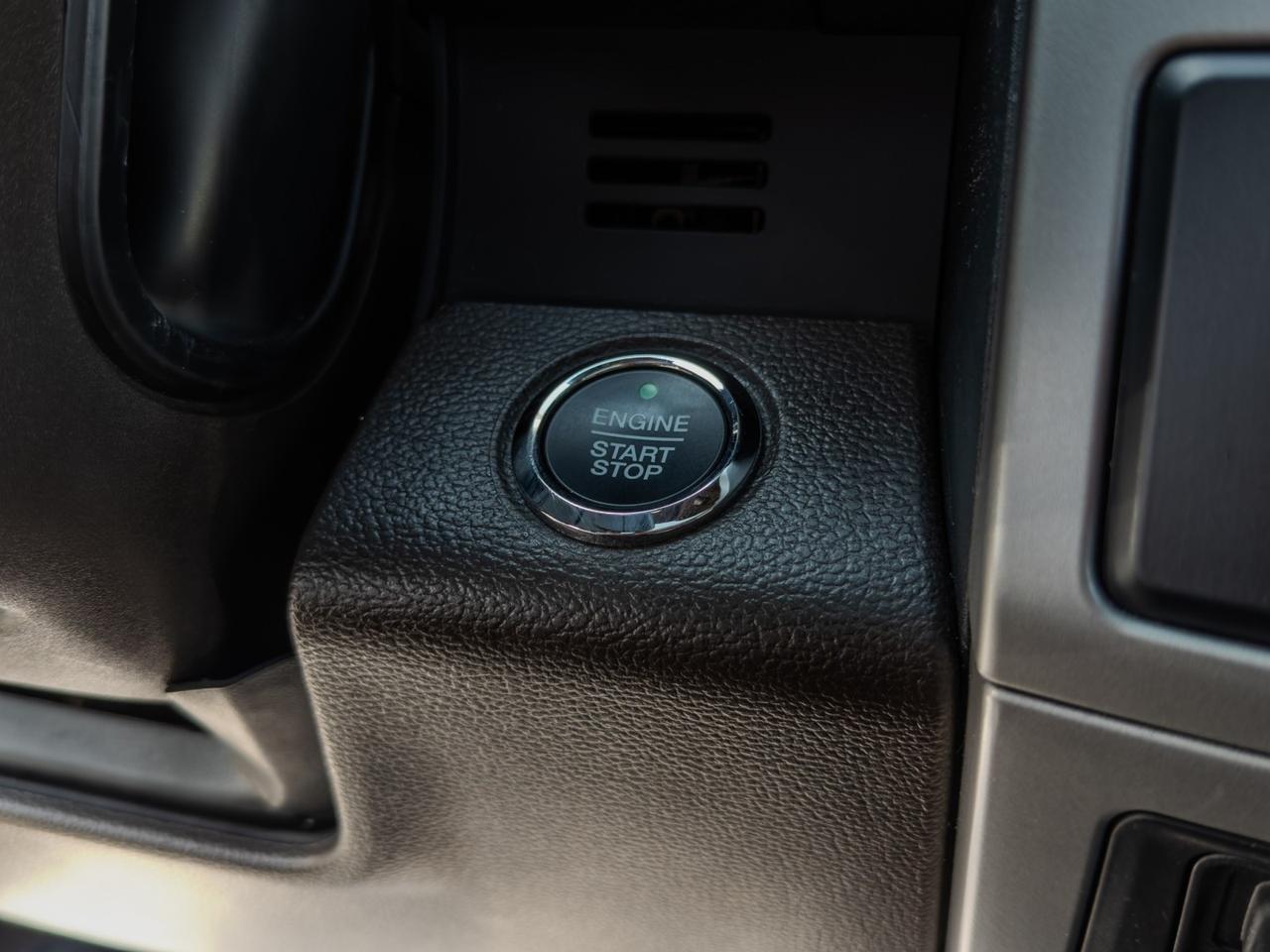 2022 Ford Super Duty F-350 DRW King Ranch 4WD Crew Cab 8' Box Tallmadge OH