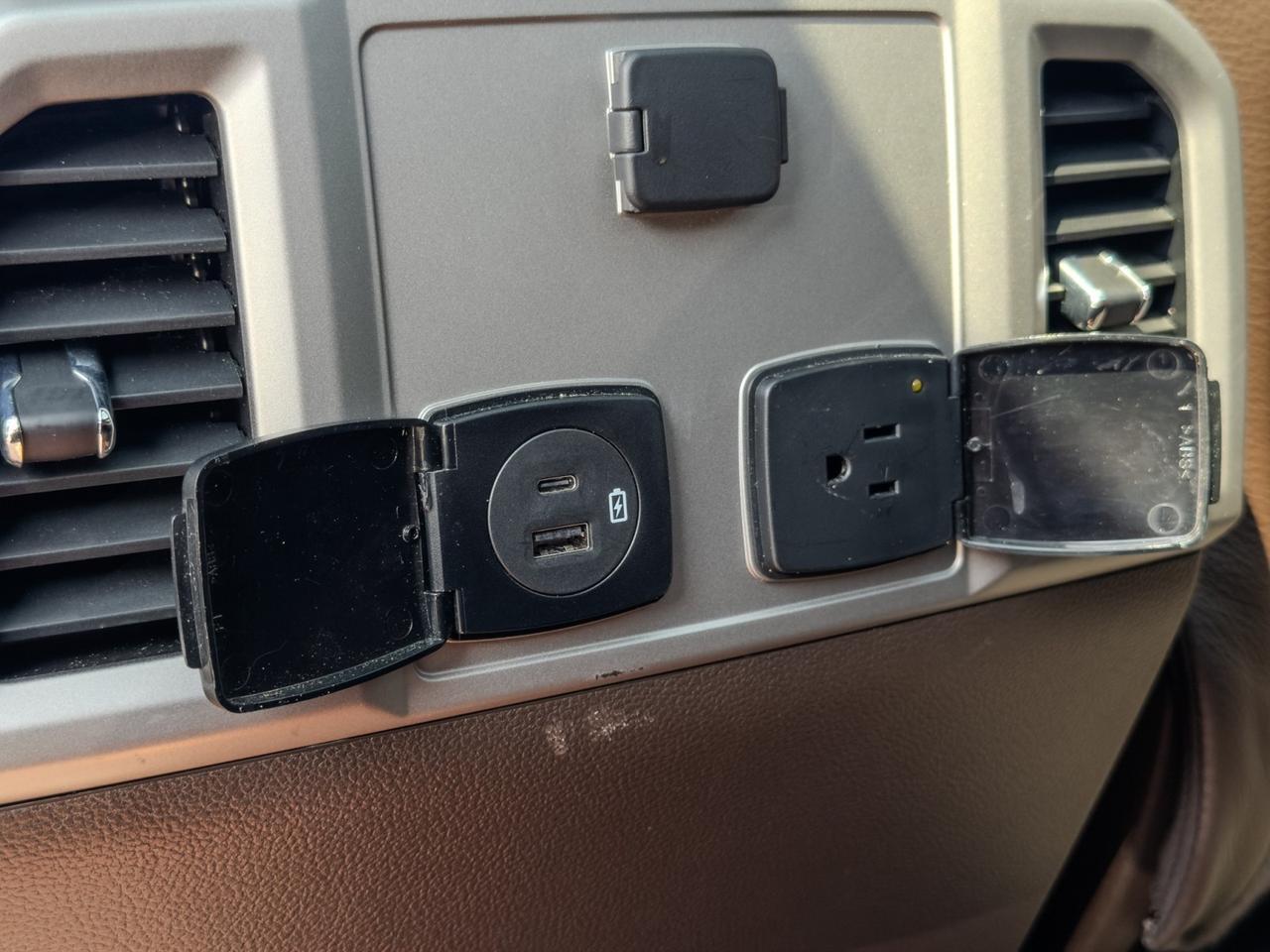 2022 Ford Super Duty F-350 DRW King Ranch 4WD Crew Cab 8' Box Tallmadge OH