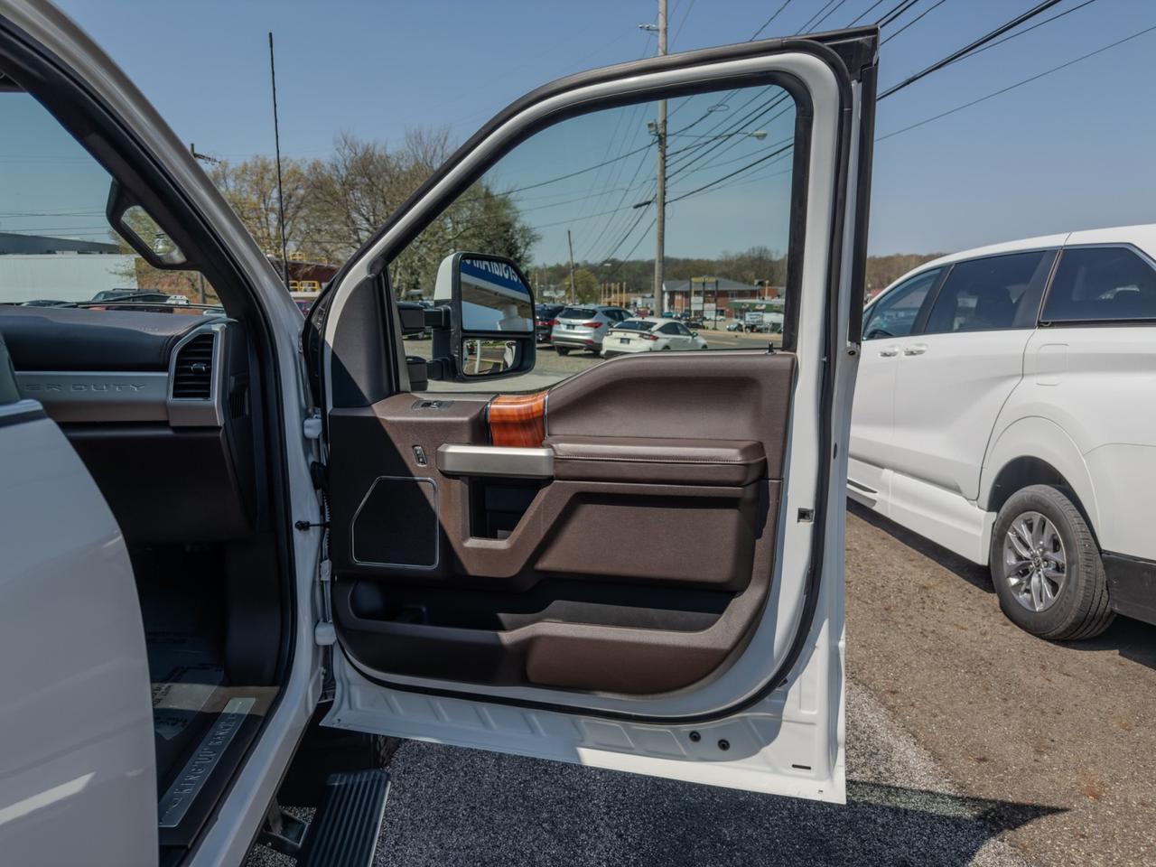 2022 Ford Super Duty F-350 DRW King Ranch 4WD Crew Cab 8' Box Tallmadge OH