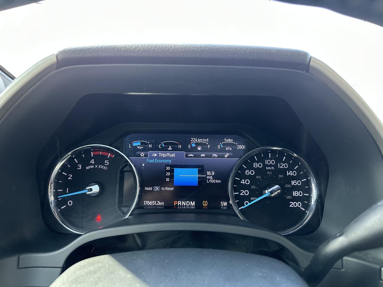2022 Ford Super Duty F-350 SRW Crew Cab | V8 Power Stroke Diesel | DELETED | BDS Lift | Long Box | Lariat Ultimate | Moon Roof Redwater AB