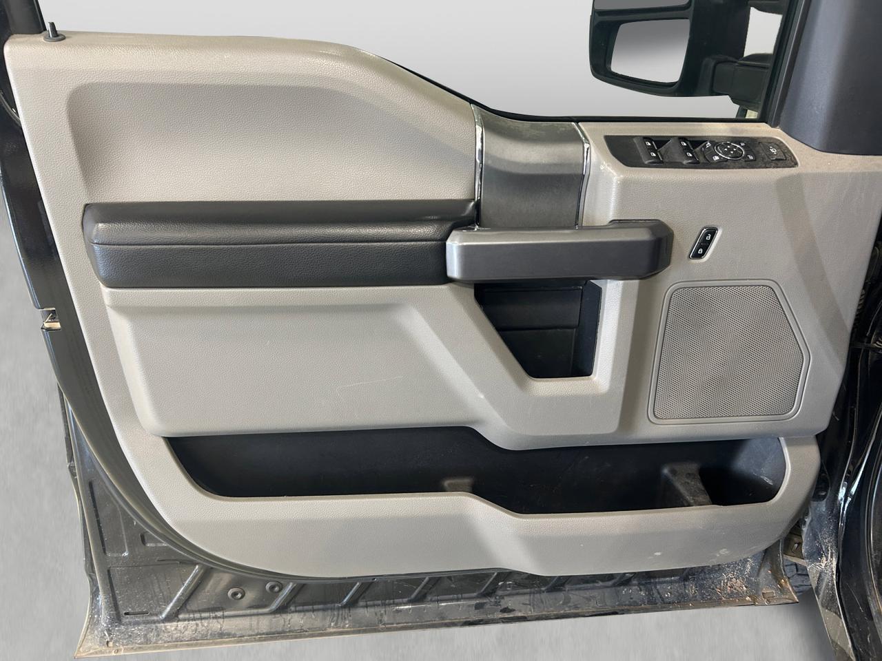 2022 Ford Super Duty F-350 SRW XLT New Braunfels TX