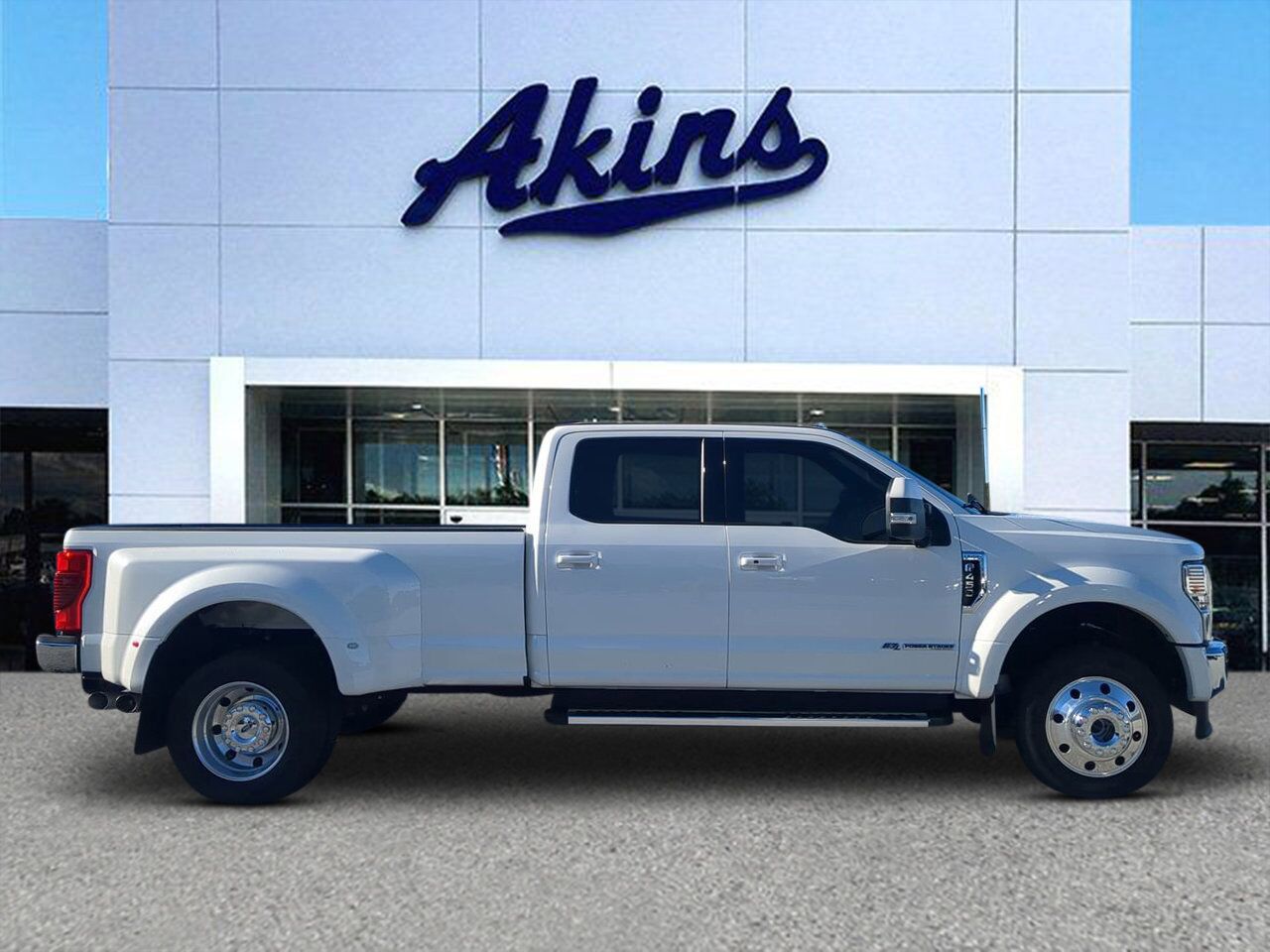 2022 Ford Super Duty F-450 DRW LARIAT