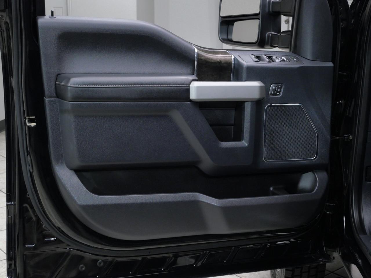 2022 Ford Super Duty F-450 DRW Lariat 6.7L Power Stroke 4x4 Mansfield TX