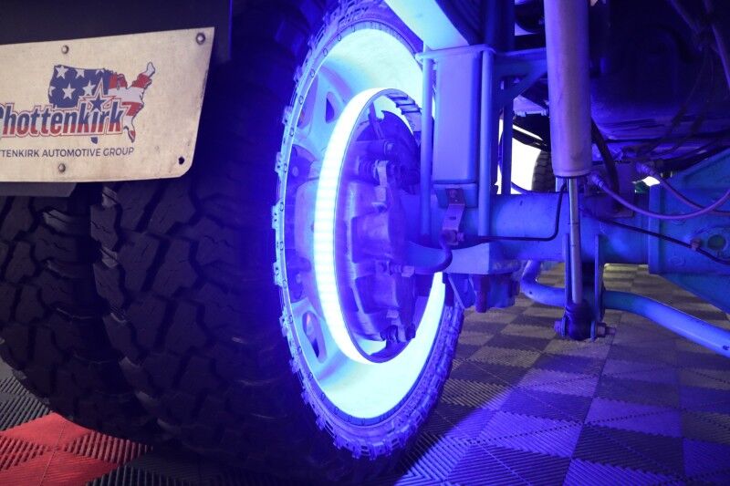 2022 Ford Super Duty F-450 DRW Platinum Custom Lift 28in Wheels 38in Tires 6.7L Diesel LED Lights Arlington TX