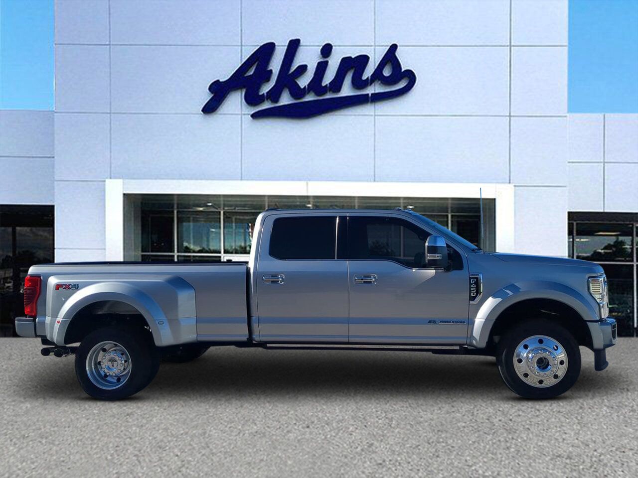 2022 Ford Super Duty F-450 DRW Platinum