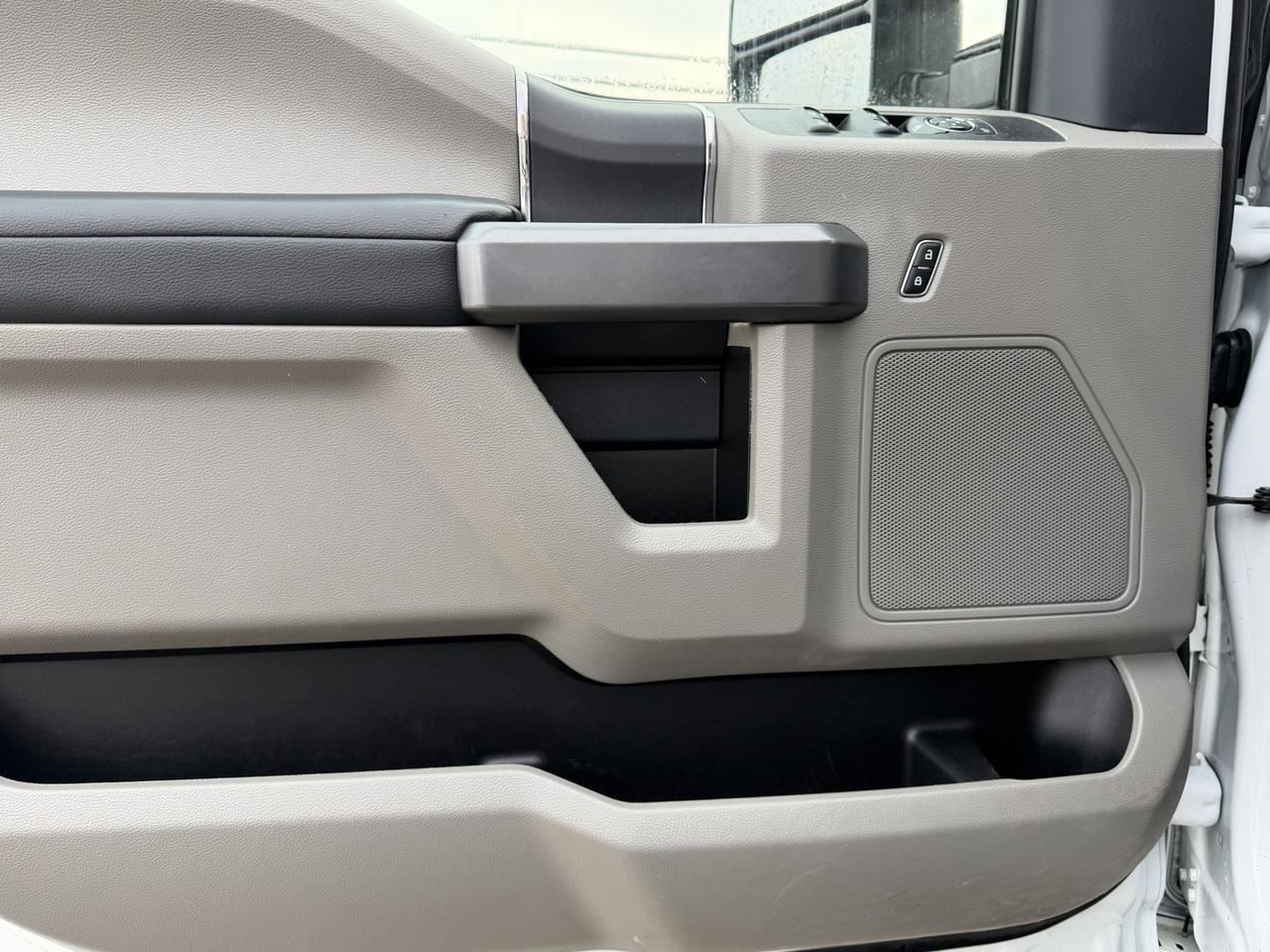 2022 Ford Super Duty F-550 DRW Redwater AB