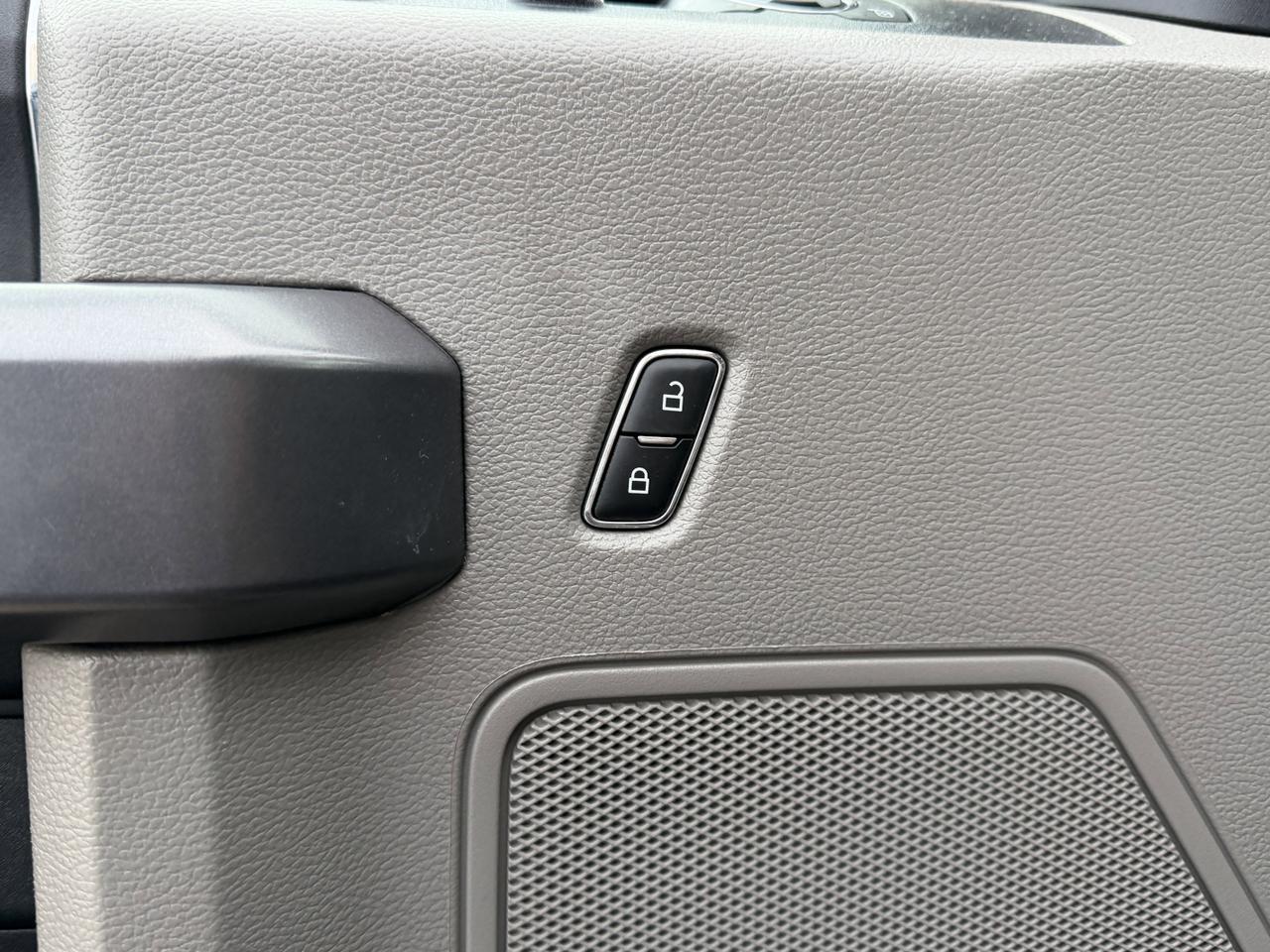 2022 Ford Super Duty F-550 DRW Redwater AB