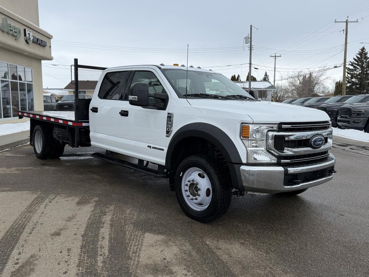 2022 Ford Super Duty F-550 DRW XLT Dually Crew Cab 4WD | Rear Deck | Low KMs | Heavy Duty Towing | Power Stroke Diesel Redwater AB