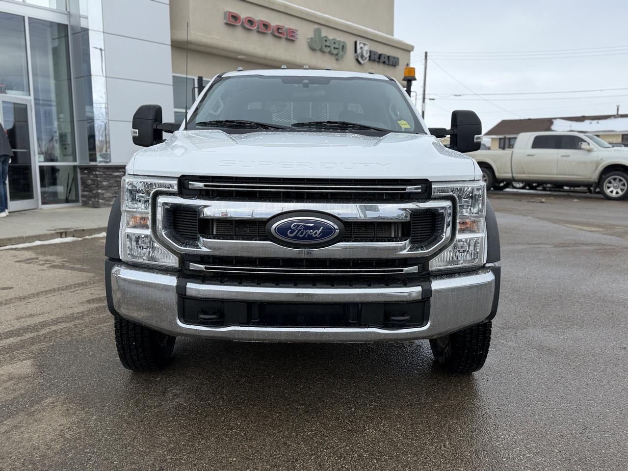 2022 Ford Super Duty F-550 DRW XLT Dually Crew Cab 4WD | Rear Deck | Low KMs | Heavy Duty Towing | Power Stroke Diesel Redwater AB