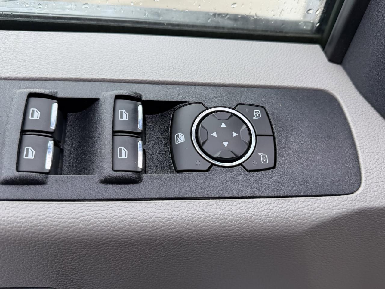 2022 Ford Super Duty F-550 DRW XLT Dually Crew Cab 4WD | Rear Deck | Low KMs | Heavy Duty Towing | Power Stroke Diesel Redwater AB