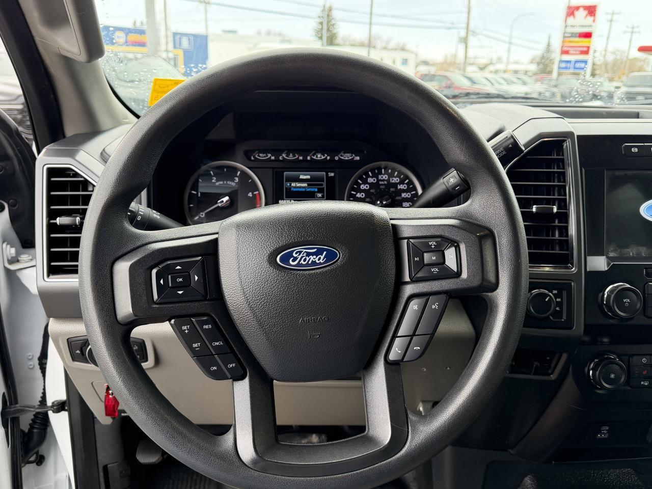 2022 Ford Super Duty F-550 DRW XLT Dually Crew Cab 4WD | Rear Deck | Low KMs | Heavy Duty Towing | Power Stroke Diesel Redwater AB