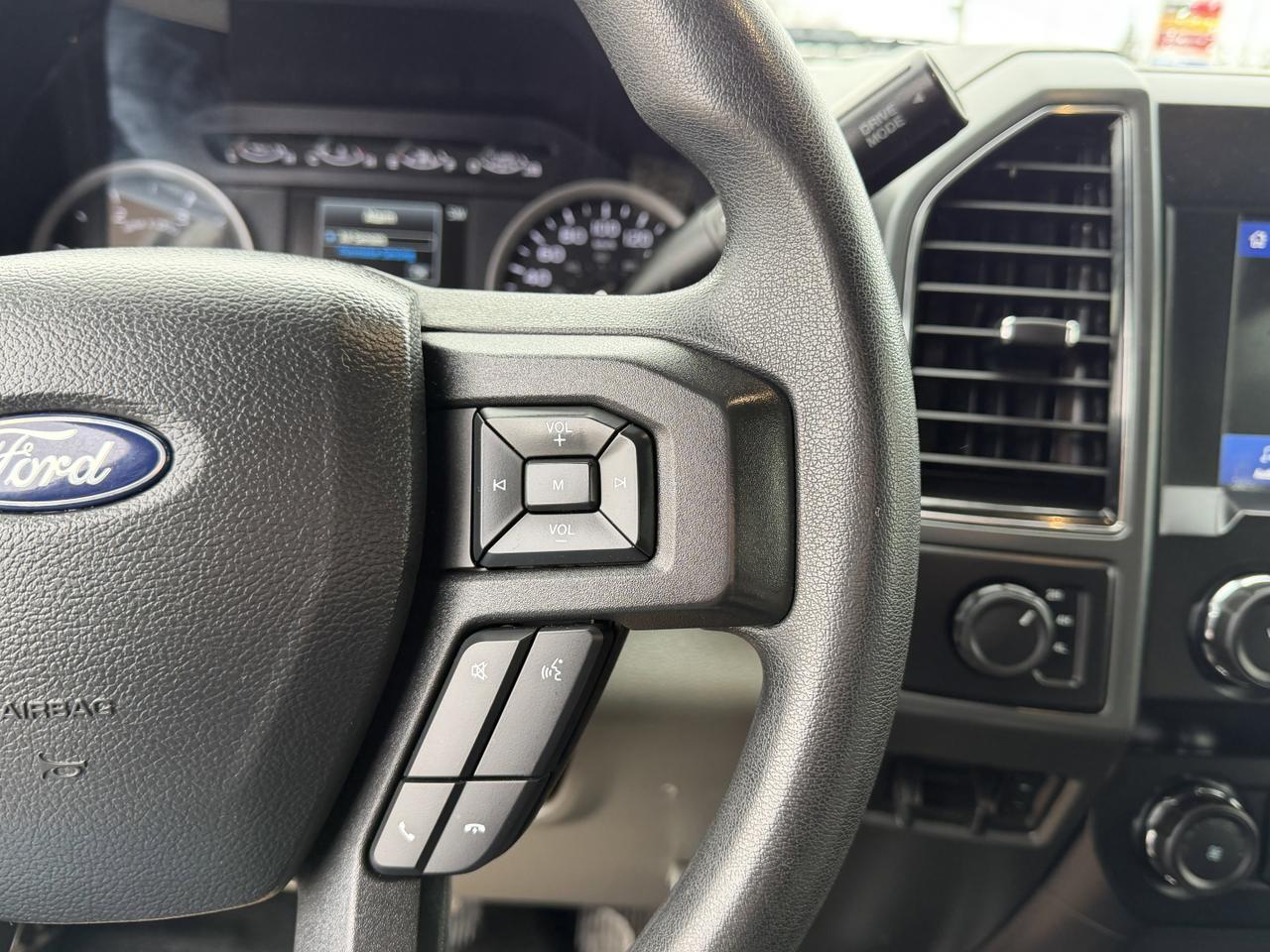 2022 Ford Super Duty F-550 DRW XLT Dually Crew Cab 4WD | Rear Deck | Low KMs | Heavy Duty Towing | Power Stroke Diesel Redwater AB