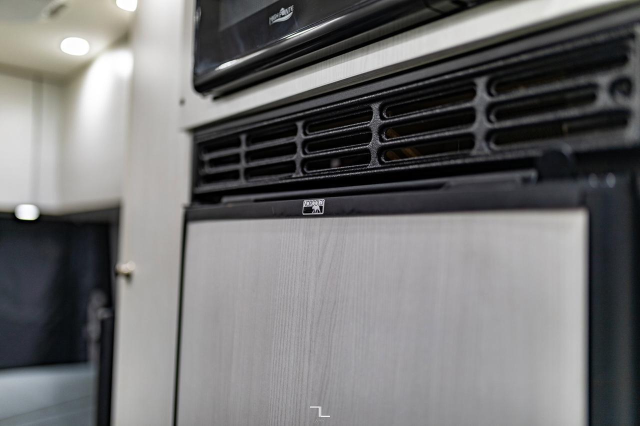 2022 Ford T-350 Pleasure Way Ontour 2.2 Leather Nav Solar Panels Red Deer AB