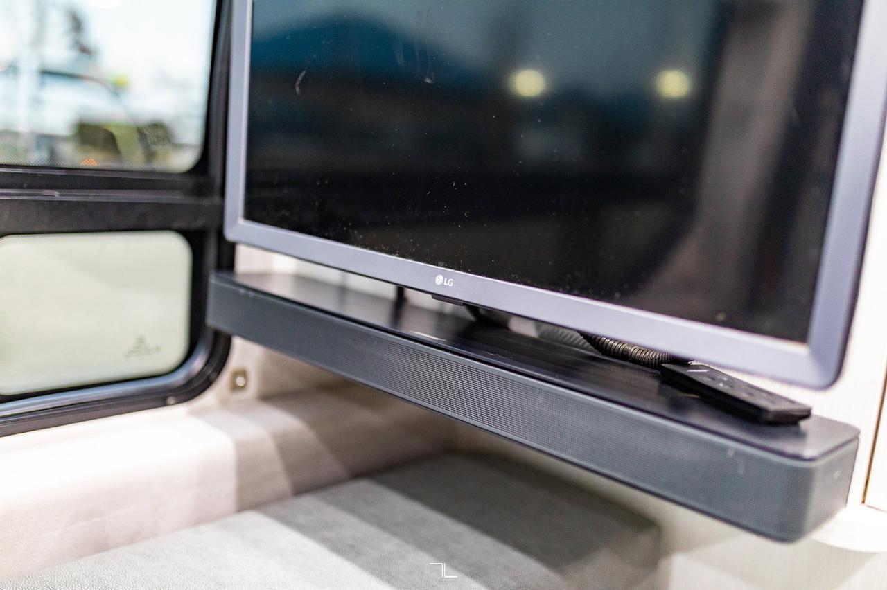 2022 Ford T-350 Pleasure Way Ontour 2.2 Leather Nav Solar Panels Red Deer AB