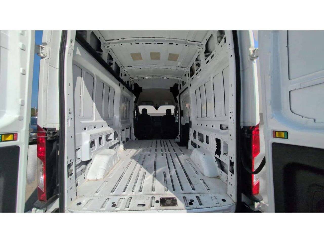 2022 Ford Transit 250 AWD 3dr LWB High Roof Cargo Van Chesterfield MI