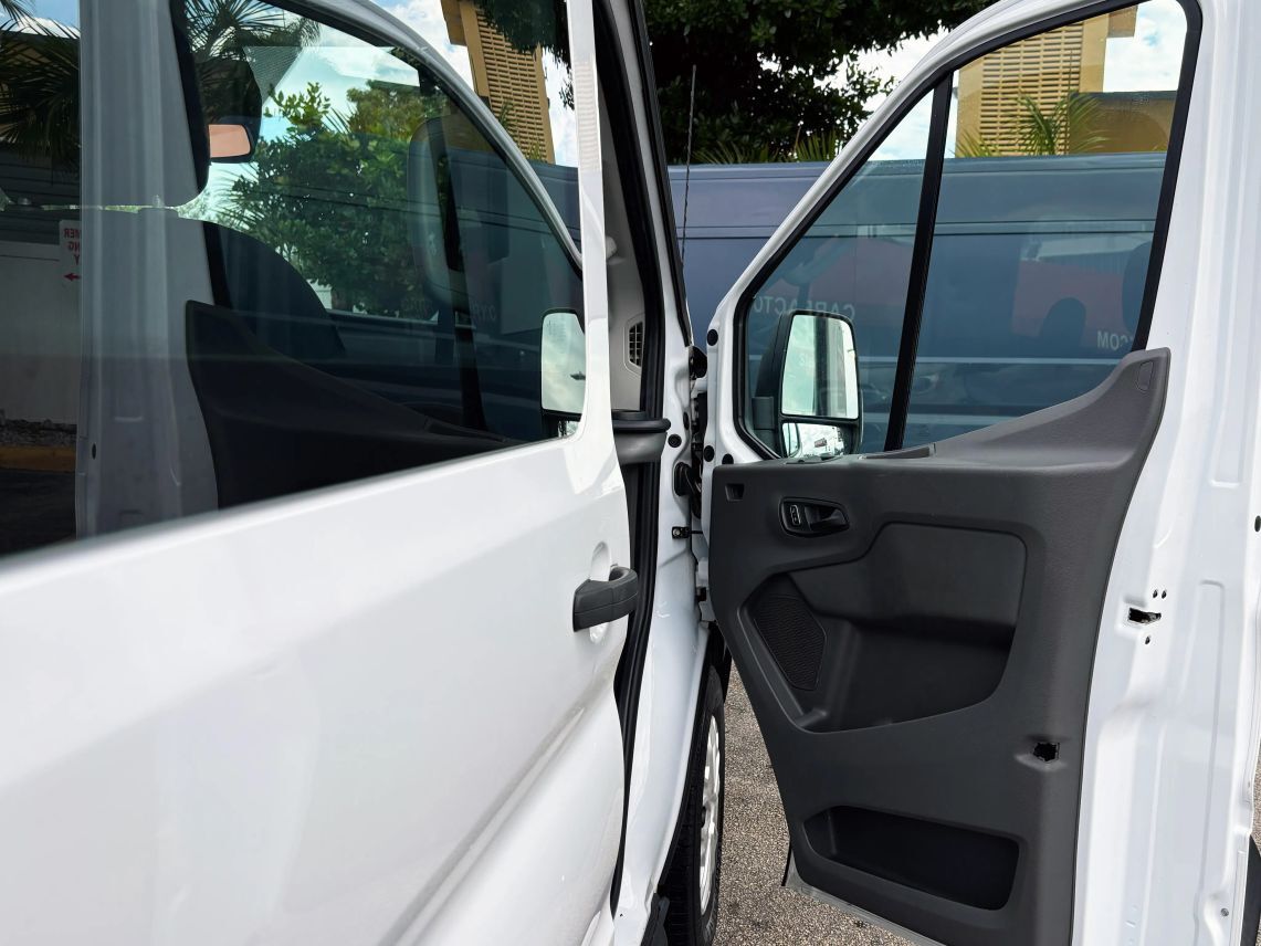 2022 Ford Transit 350 Passenger Van XLT w/Medium Roof Van 3D