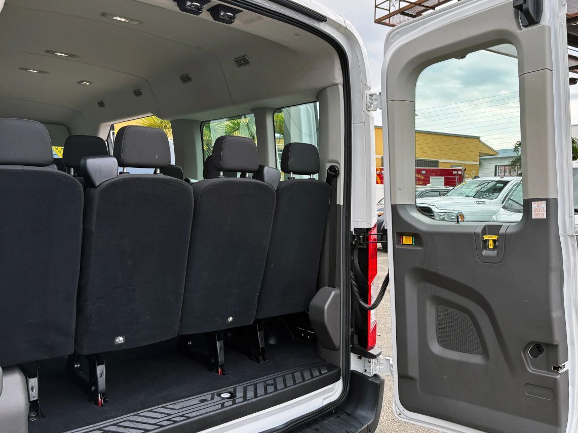 2022 Ford Transit 350 Passenger Van XLT w/Medium Roof Van 3D