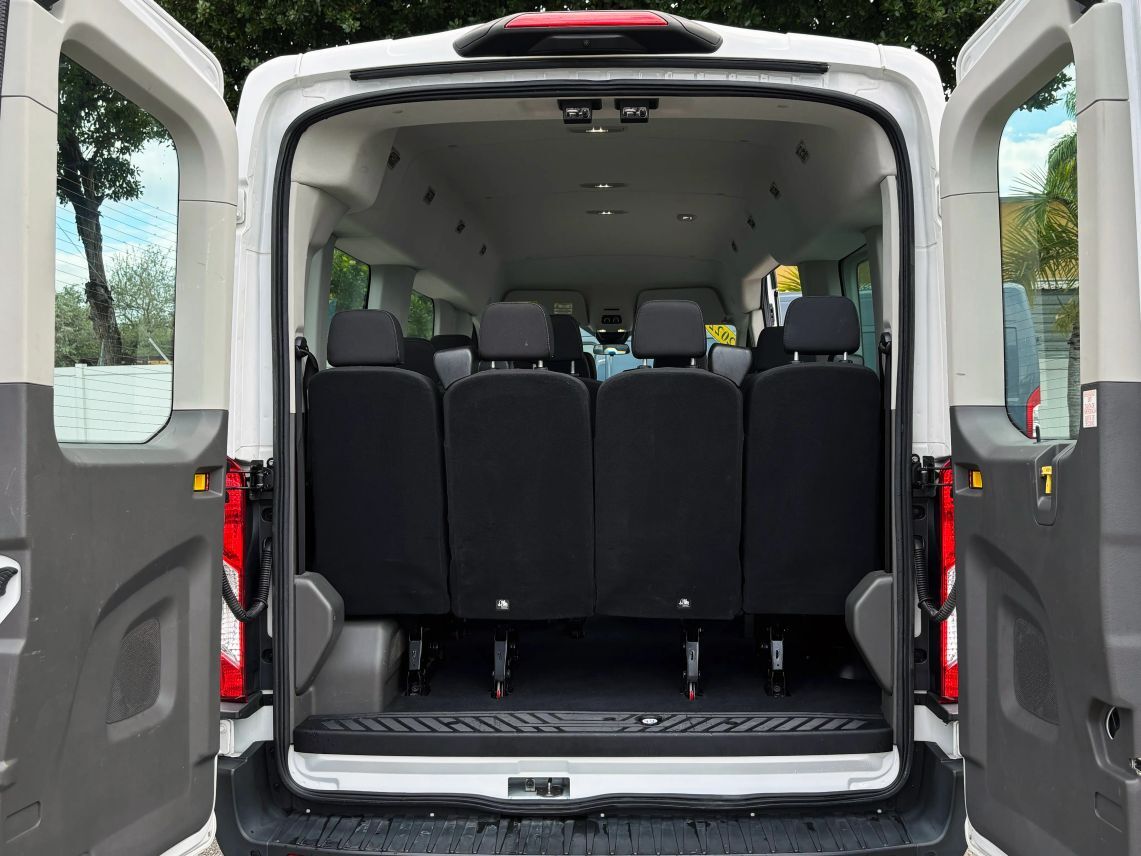 2022 Ford Transit 350 Passenger Van XLT w/Medium Roof Van 3D