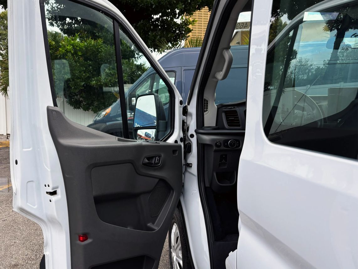 2022 Ford Transit 350 Passenger Van XLT w/Medium Roof Van 3D