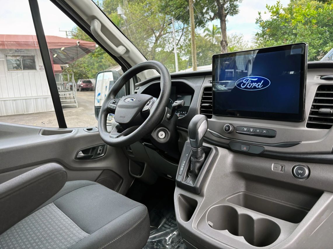 2022 Ford Transit 350 Passenger Van XLT w/Medium Roof Van 3D