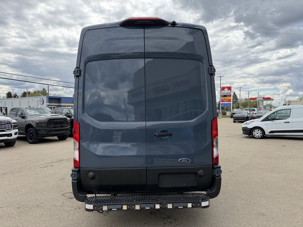 2022 Ford Transit Cargo Van T250 AWD | 148IN EL High Roof | V6 | Keyless Entry | Rearview Camera | Bluetooth | Towing Capability Redwater AB