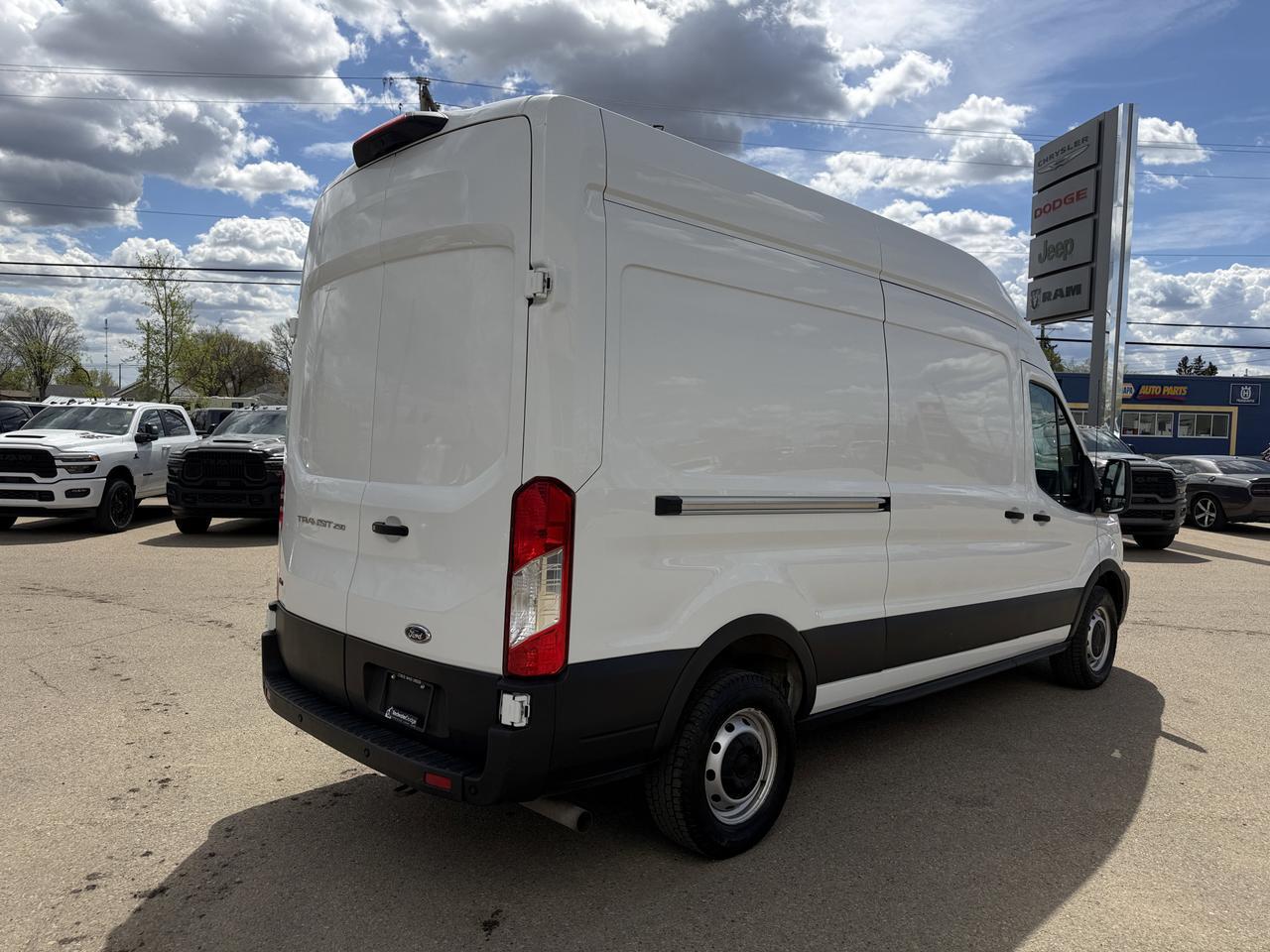 2022 Ford Transit Cargo Van T250 RWD | 148IN High Roof | V6 | Low KMs | Rearview Camera | Bluetooth | Keyless Entry Redwater AB
