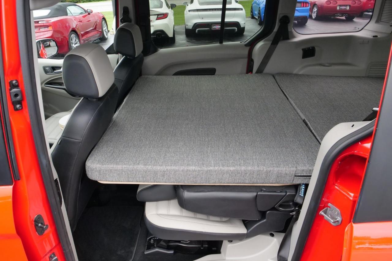 2022 Ford Transit Connect Titanium / LWB / Caravan Outfitters Free Bird! Lincolnton NC