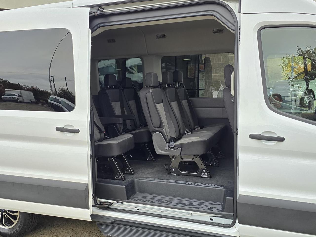 2022 Ford Transit Passenger Wagon T-350 Medium Roof 148WB XLT 12-Passenger W/EcoBoost and 12 Touch-Screen Concord NC