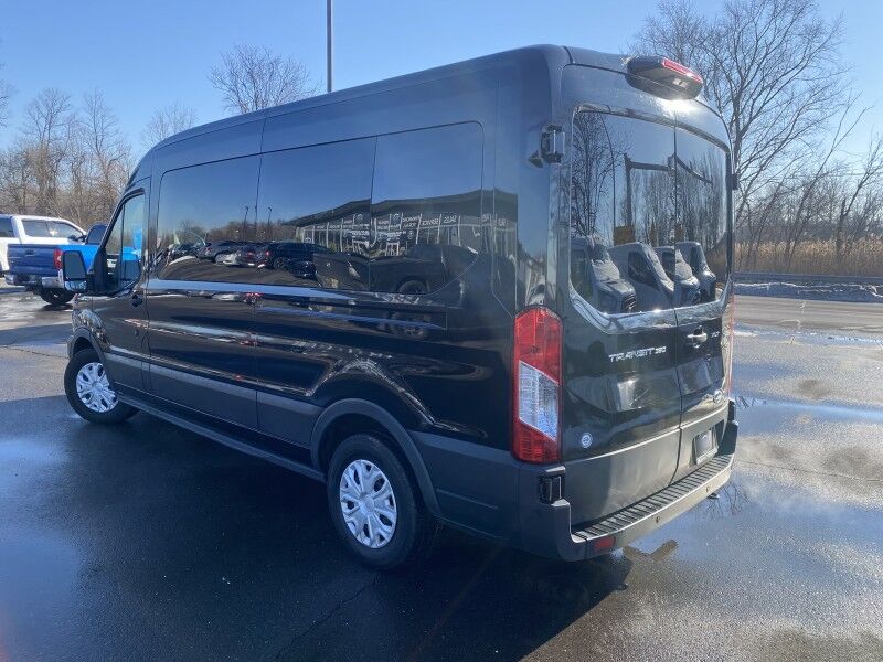2022 Ford Transit Passenger Wagon XLT