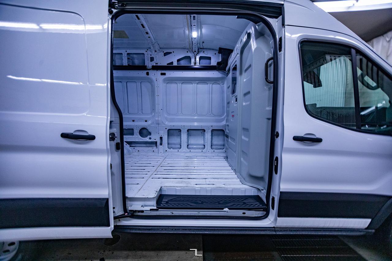 2022 Ford Transit T-250 AWD High Roof Cargo Van Nav BCam Red Deer AB