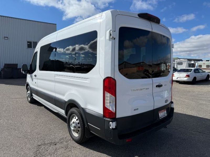2022 Ford Transit Wagon XLT