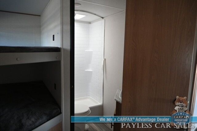 2022 Forest River Primetime / Avenger 27DBS / Sleeps 8 / 25K BTU Heater / 13.5K BTU AC / 3 Burner Stove & Oven Combo / Power Exterior Awning / Exterior Kitchenette / Interior & Exterior Audio System / 32'' Flatscreen / 4319 GVWR Anchorage AK