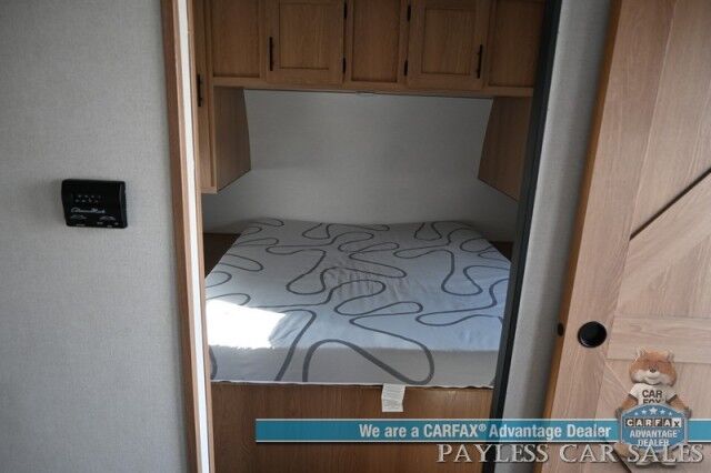 2022 Forest River Primetime / Avenger 27DBS / Sleeps 8 / 25K BTU Heater / 13.5K BTU AC / 3 Burner Stove & Oven Combo / Power Exterior Awning / Exterior Kitchenette / Interior & Exterior Audio System / 32'' Flatscreen / 4319 GVWR Anchorage AK