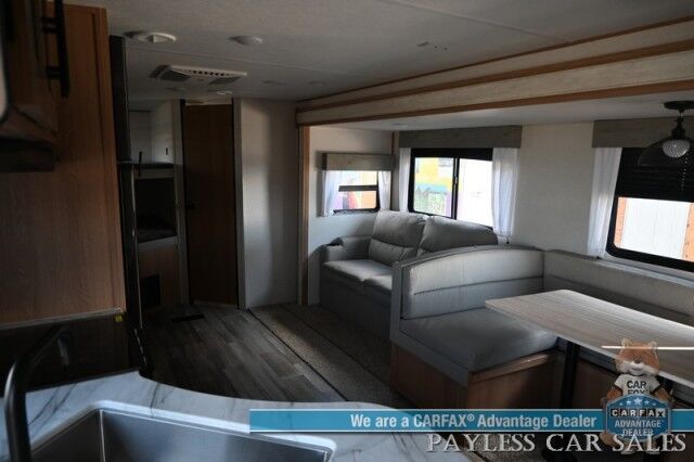 2022 Forest River Primetime / Avenger 27DBS / Sleeps 8 / 25K BTU Heater / 13.5K BTU AC / 3 Burner Stove & Oven Combo / Power Exterior Awning / Exterior Kitchenette / Interior & Exterior Audio System / 32'' Flatscreen / 4319 GVWR Anchorage AK