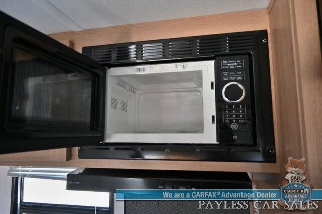 2022 Forest River Primetime / Avenger 27DBS / Sleeps 8 / 25K BTU Heater / 13.5K BTU AC / 3 Burner Stove & Oven Combo / Power Exterior Awning / Exterior Kitchenette / Interior & Exterior Audio System / 32'' Flatscreen / 4319 GVWR Anchorage AK